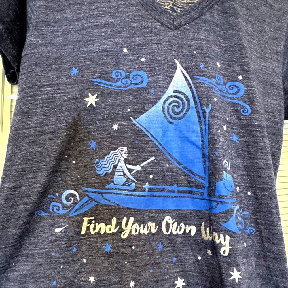 Disney Store Moana Find Your Own Way V-Neck Graphic T-Shirt Navy Blue Medium